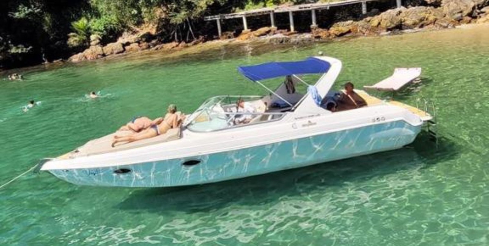 Tecnoboat 28 Pés Cabinada - Aluguel de Lanchas e Iates Love Boat Rio de Janeiro RJ