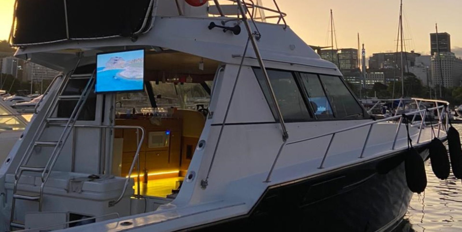 Astove 50 Pés Aluguel de Lanchas e Iates Love Boat Rio de Janeiro RJ